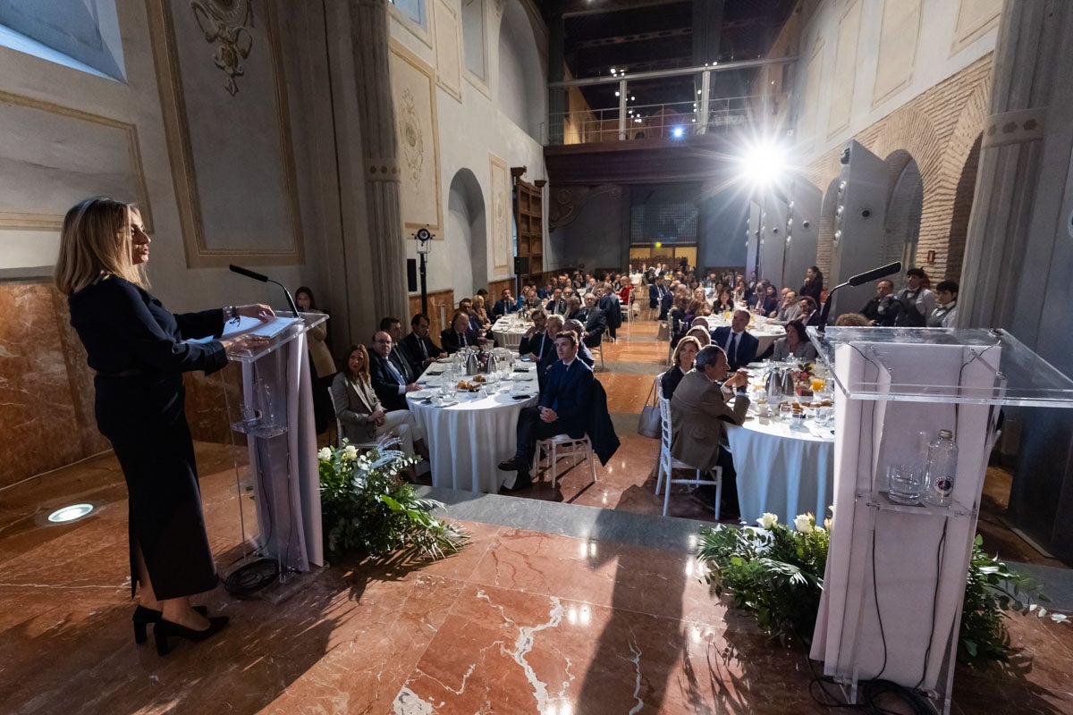 Desayuno informativo con la consejera de Fomento, Marifrán Carazo, en el hotel Santa Paula