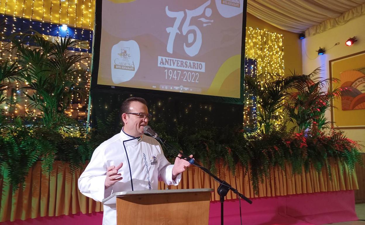 Antonio Carmona durante la clausura. 