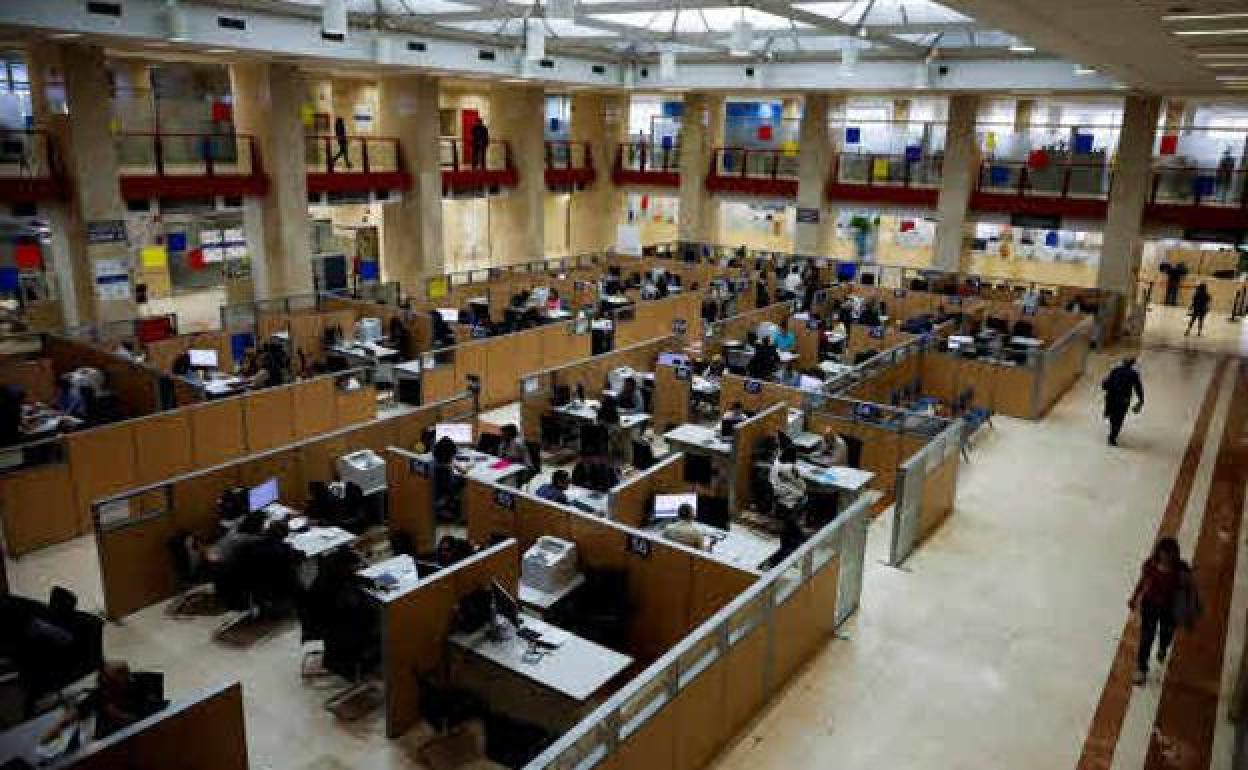 El BOE lanza 800 nuevas plazas para funcionarios.