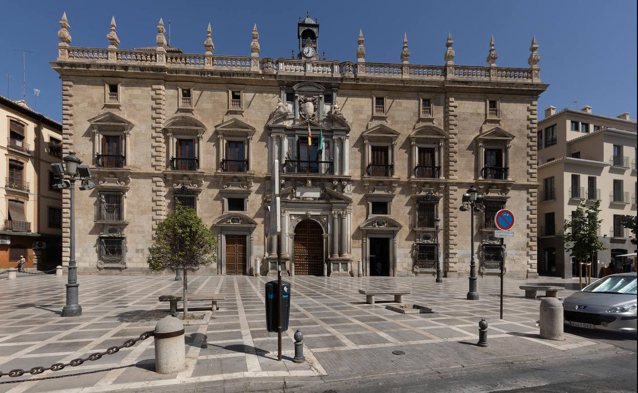 Fachada del Palacio de la Real Chancillería, sede del TSJA. 