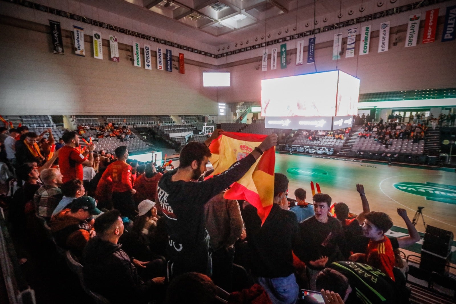 Ambiente en el Palacio de Deportes de Granada. 