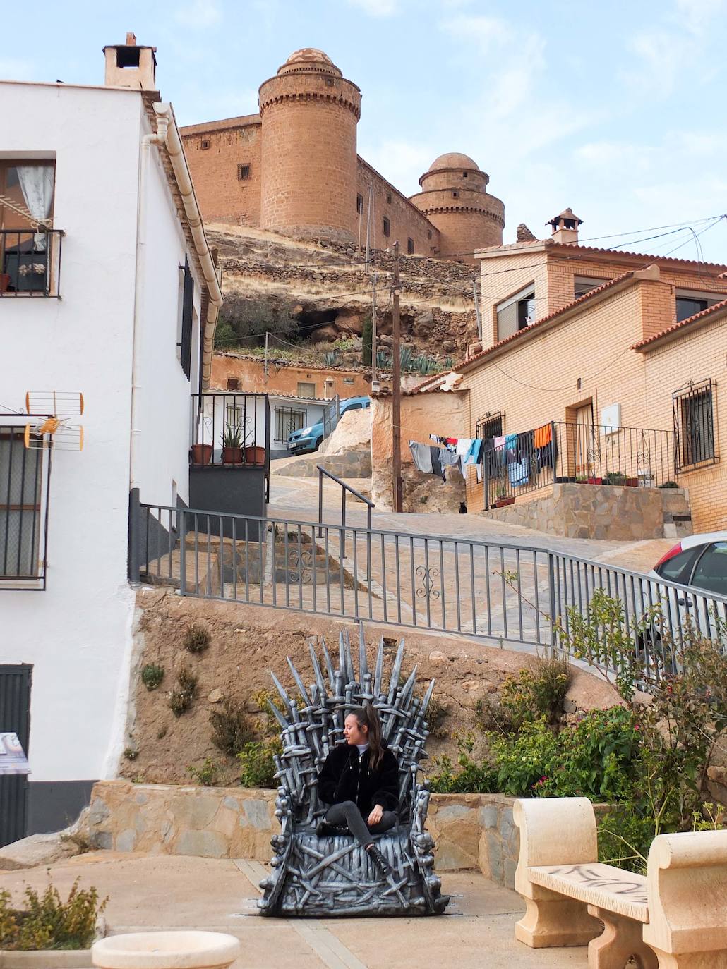 Las nuevas estatuas dedicadas al cine que decoran las calles de la Calahorra como reclamo turístico