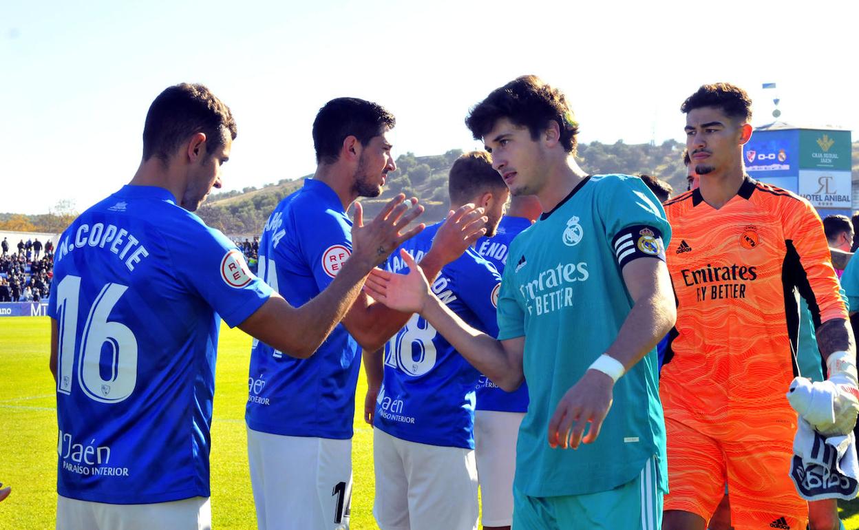 El Linares fue capaz de imponerse en casa al Real Madrid Castilla la pasada temporada, los merengues mantienen el mismo bloque. 