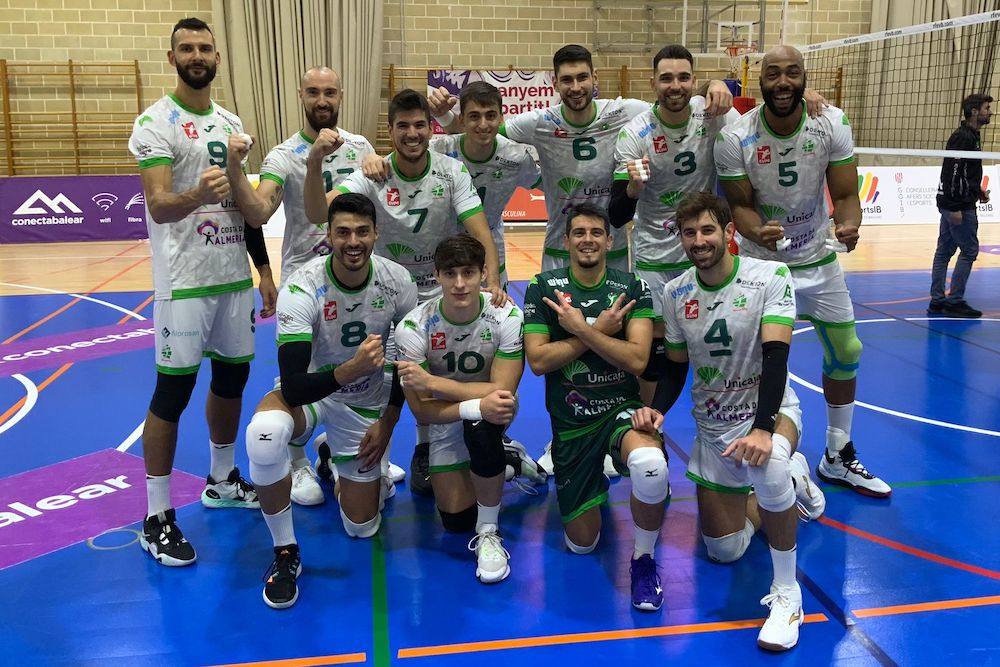 Unicaja Costa de Almería muestra su felicidad por su mejor actuación de la temporada. 