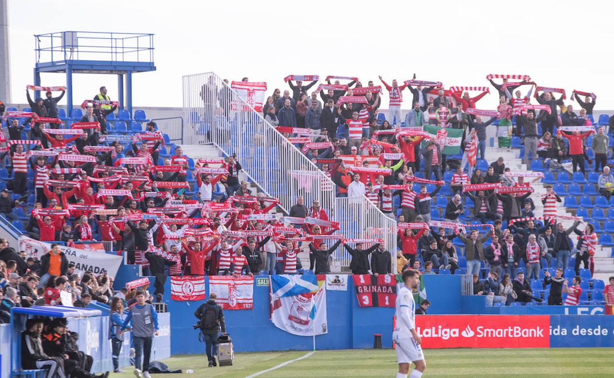 Esquina rojiblanca de Butarque. 