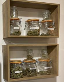 Imagen secundaria 2 - Hachís hallado | Unidad de la unidad GOAD | Marihuana dispuesta para consumo