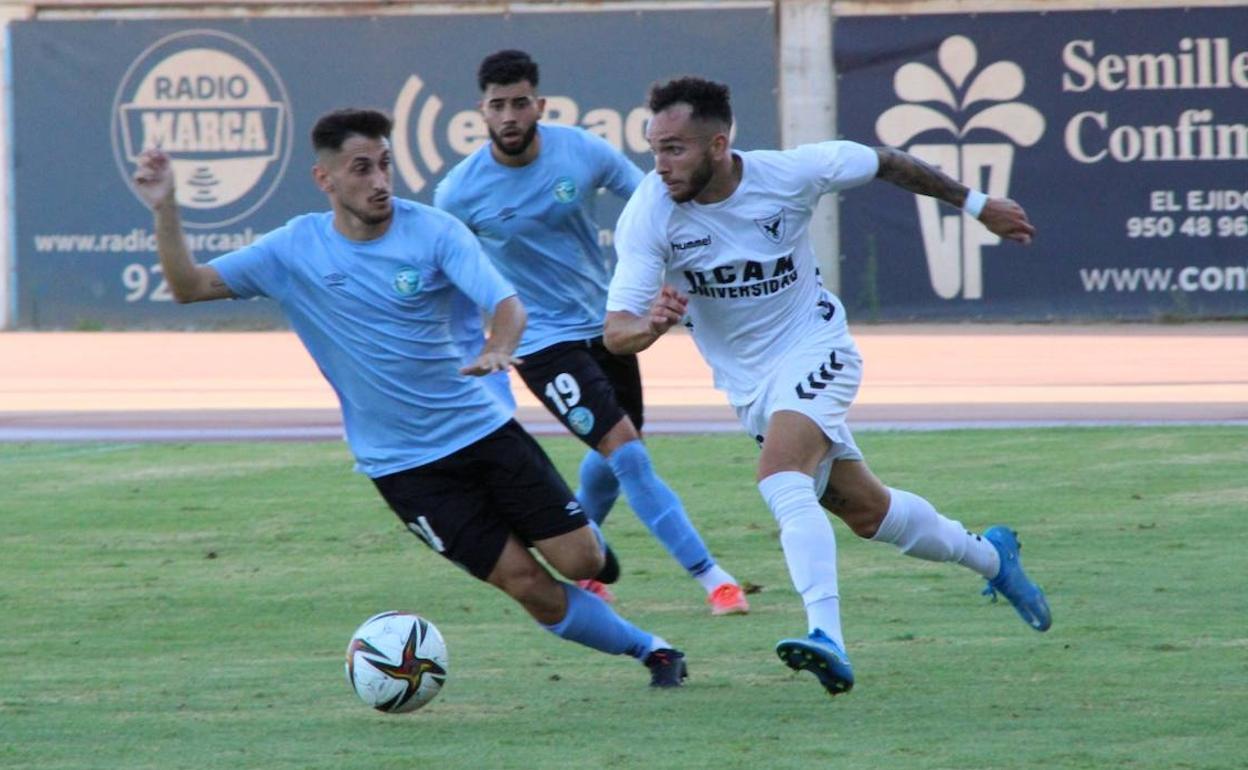 Ejidenses y universitarios se vieron en pretemporada en El Ejido. 