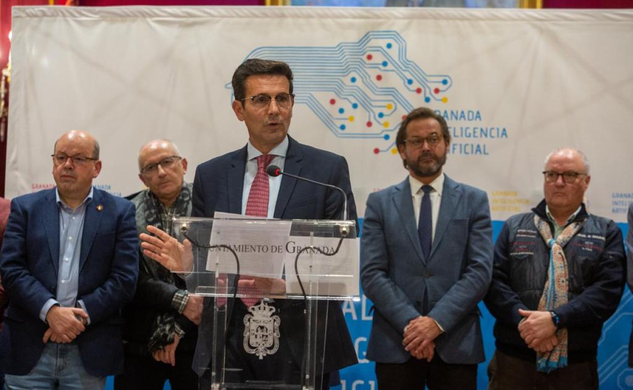 Representantes institucionales, durante la rueda de prensa. 