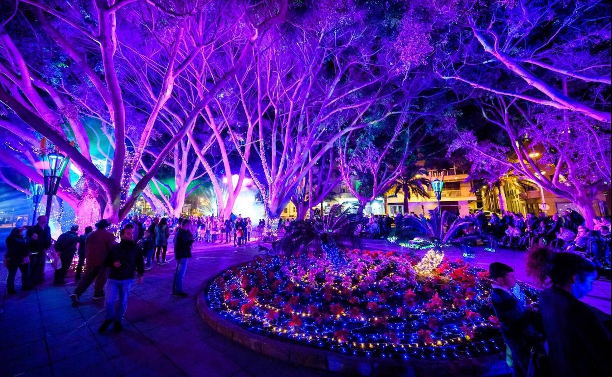 Espectáculo de luz y sonido en el parque Nicolás Salmerón.