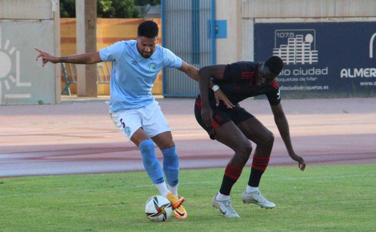 Mauro Dos Santos vuelve a estar disponible para buscar los tres puntos. 