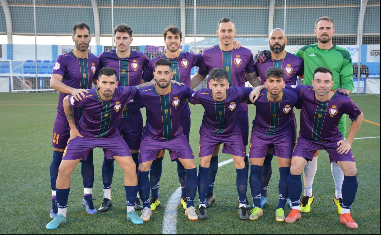 Alineación del conjunto de la capital jienense en el duelo disputado en Nerja. 