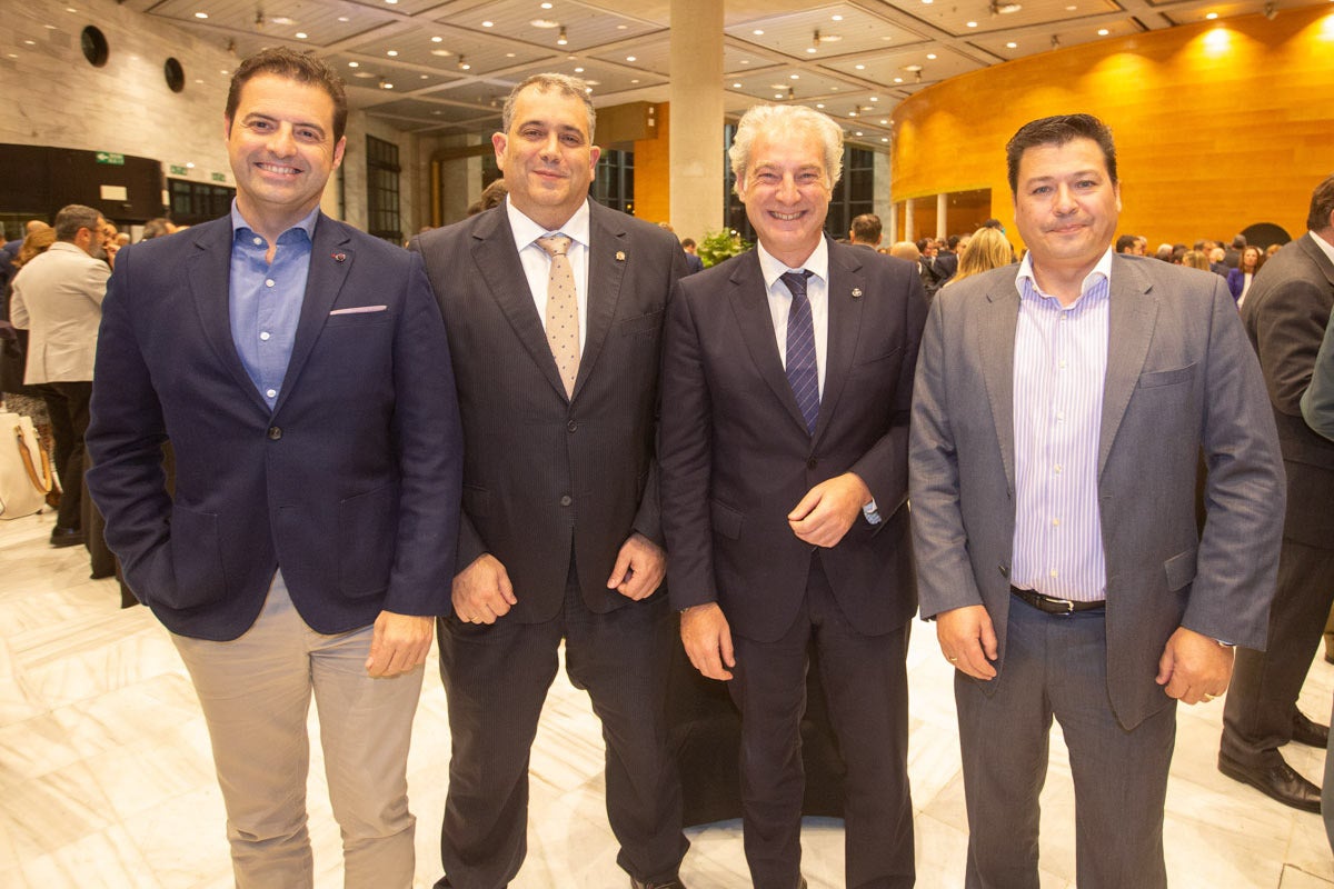 Los premiados e invitados tuvieron la ocasión de hablar distendidamente durante el cóctel posterior a la gala