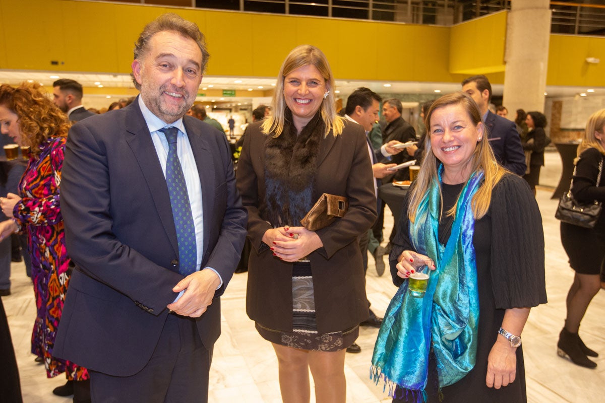 Los premiados e invitados tuvieron la ocasión de hablar distendidamente durante el cóctel posterior a la gala