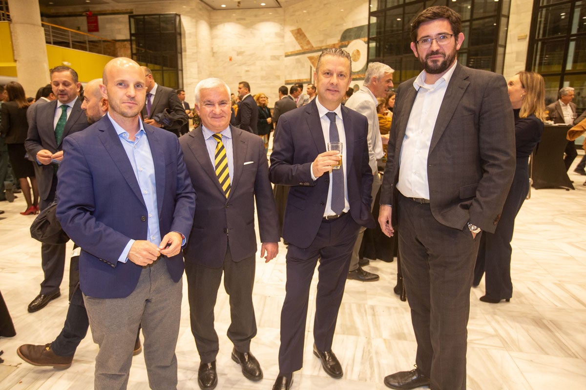 Los premiados e invitados tuvieron la ocasión de hablar distendidamente durante el cóctel posterior a la gala