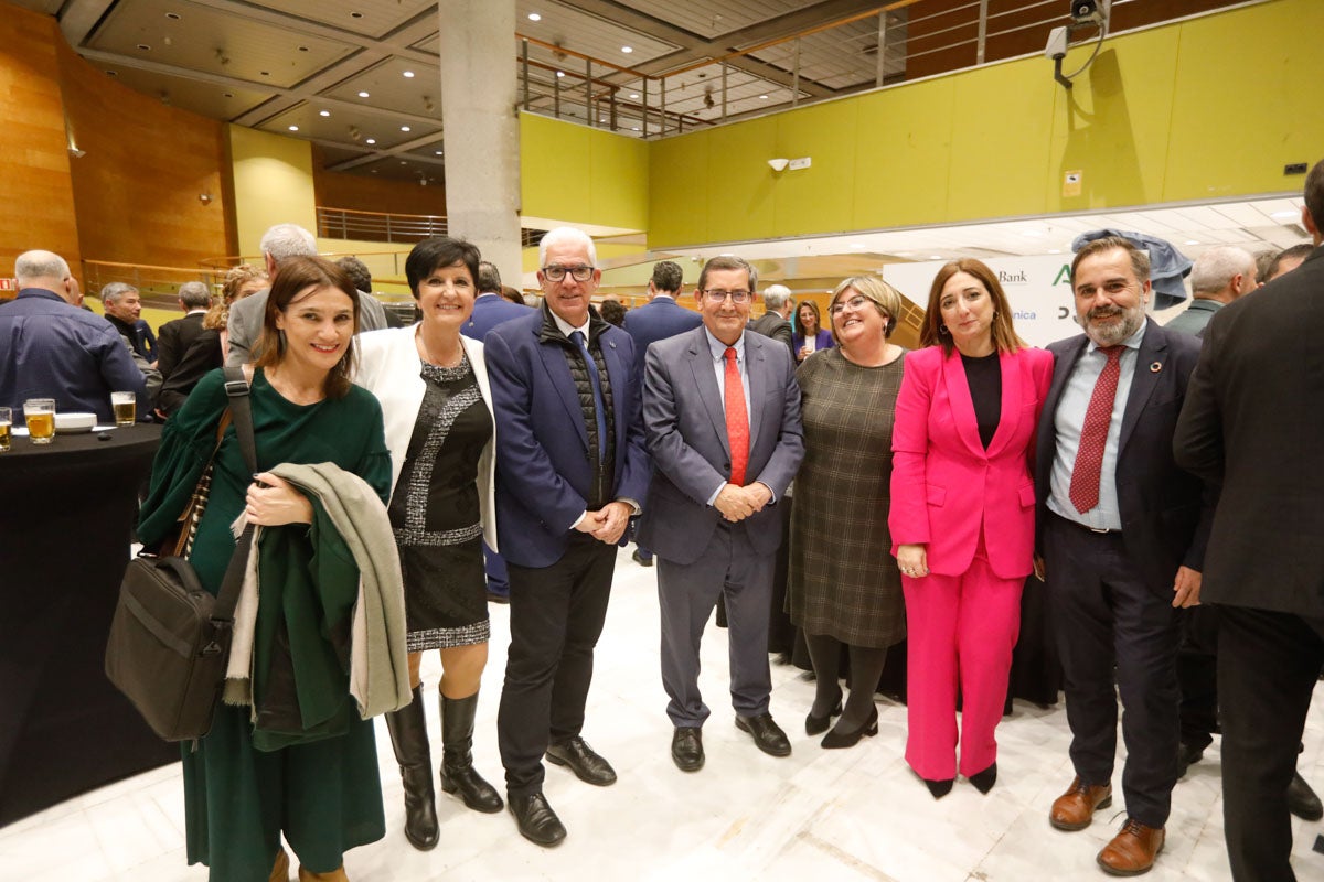 Los premiados e invitados tuvieron la ocasión de hablar distendidamente durante el cóctel posterior a la gala