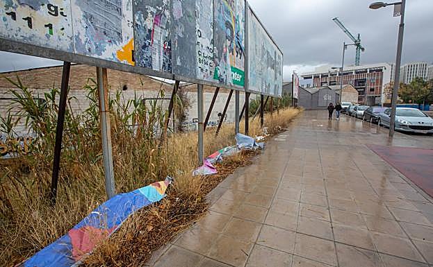 Solar abandonado en la zona del PTS. 