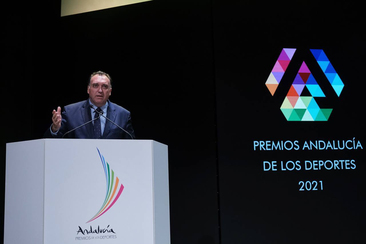 La capital almeriense acoge, en el Teatro Cervantes, la entrega de los Premios Andalucía de los Deportes de 2021, con distinción para los almeriense Pablo Jaramillo, bronce en Tokyo, y Jairo Ruiz, diploma 