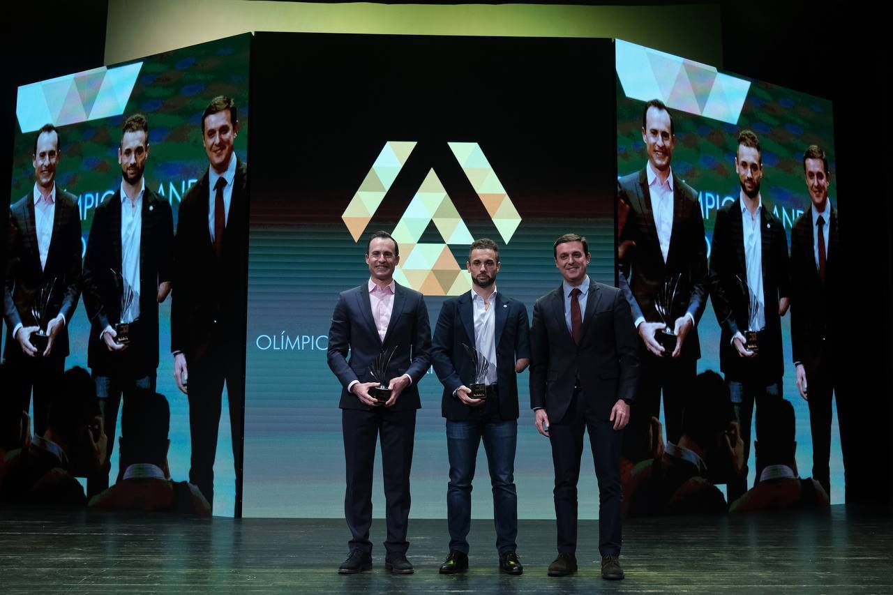 La capital almeriense acoge, en el Teatro Cervantes, la entrega de los Premios Andalucía de los Deportes de 2021, con distinción para los almeriense Pablo Jaramillo, bronce en Tokyo, y Jairo Ruiz, diploma 