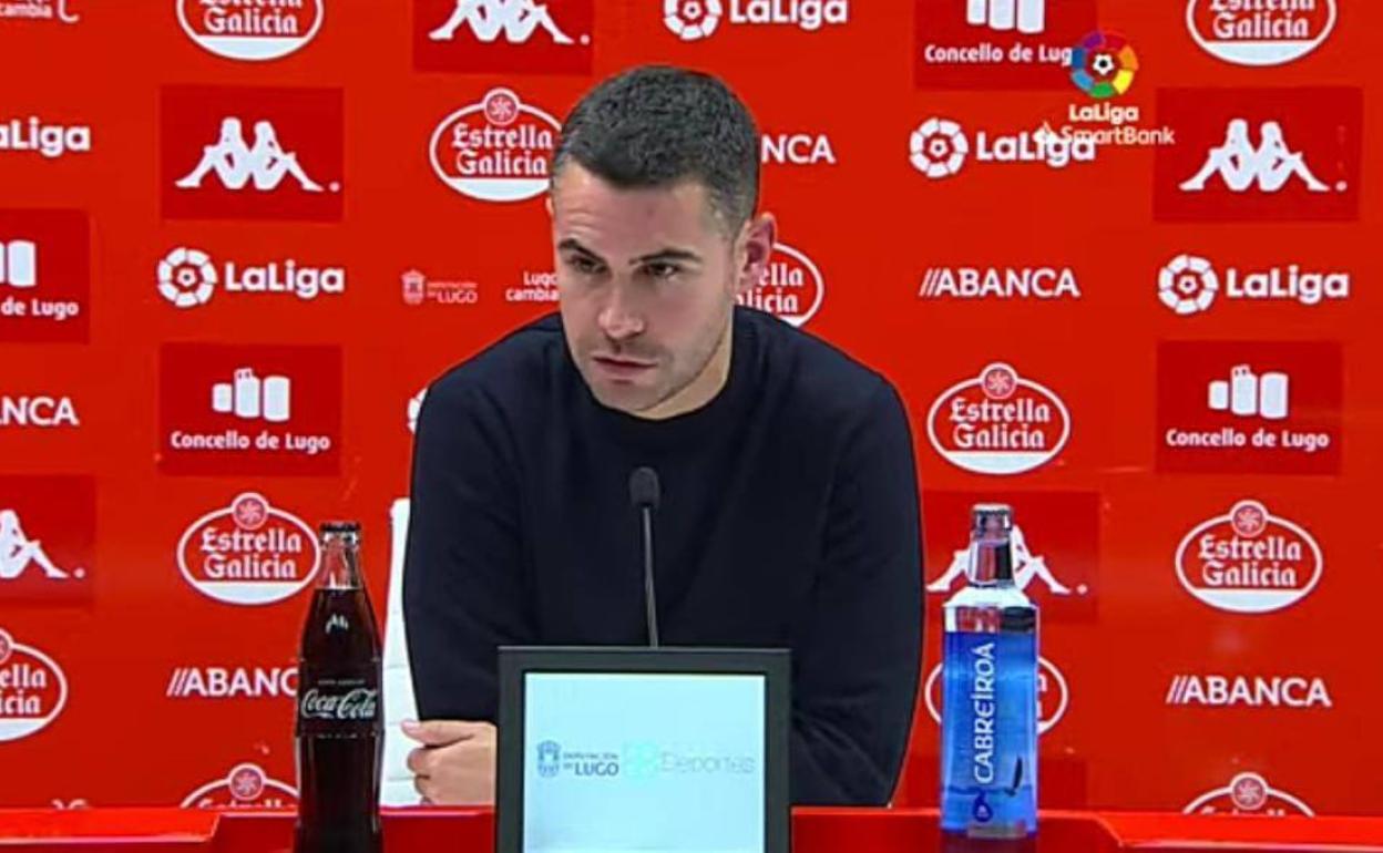 Fran Justo, entrenador del Lugo, durante su comparecencia. 