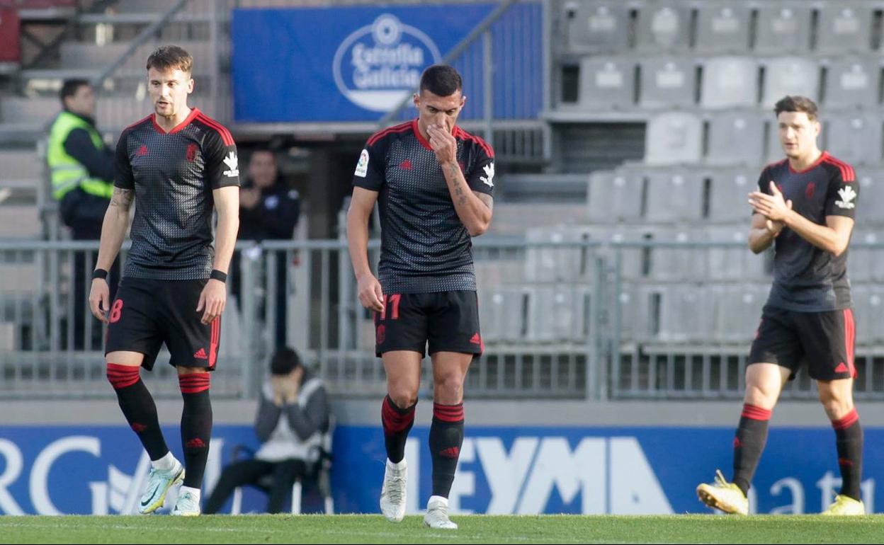 Frustración rojiblanca tras el golazo de Loureiro en el Anxo Carro.