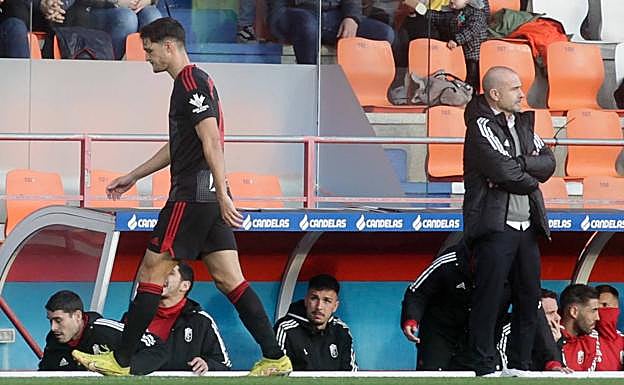 Un jugador expulsado en la mitad de los duelos ligueros de Paco López