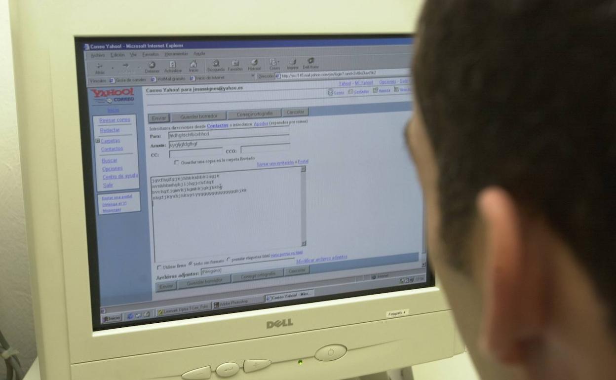 El procesado remitió los mensajes por e-mail entre el 4 y el 12 de julio de 2019. 