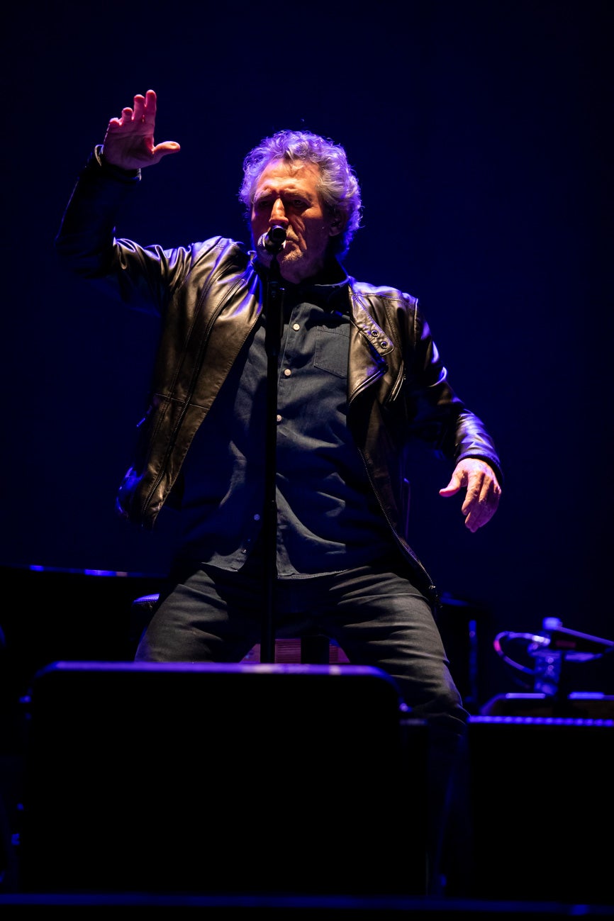 Momento del acto en el teatro Isabel la Católica.