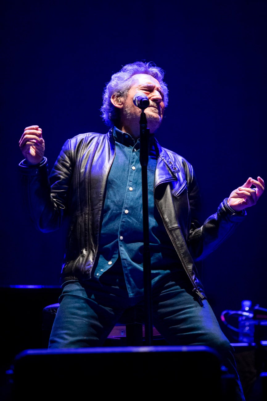 Momento del acto en el teatro Isabel la Católica.