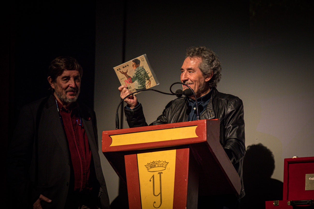 Momento del acto en el teatro Isabel la Católica.