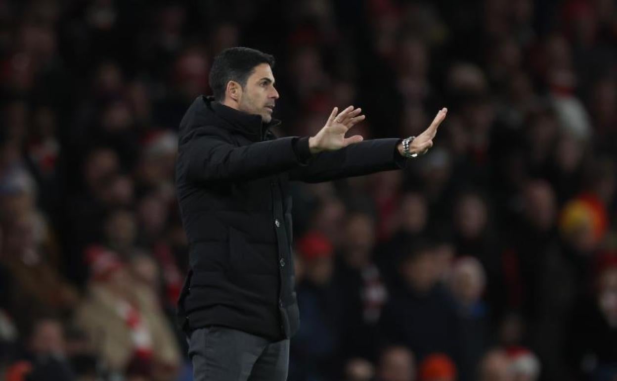 Mikel Arteta durante el Arsenal-West Ham.