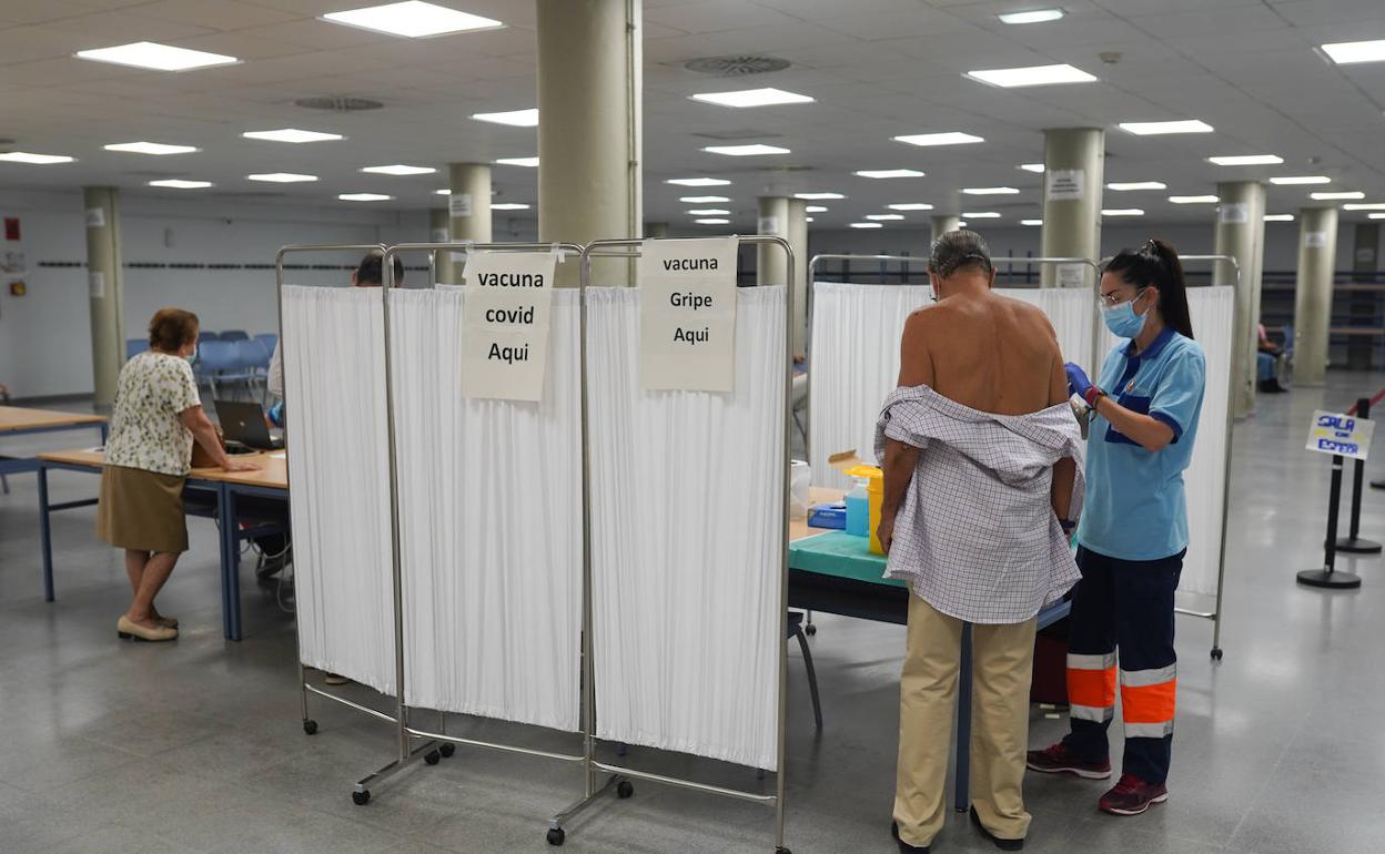Vacunación paralela de la covid y la gripe.