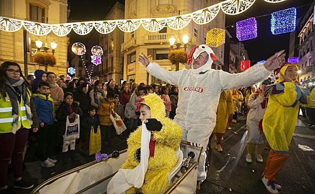La 'gallina Turuleca' recibe el alta médica y vuelve a la Cabalgata de Reyes de Granada