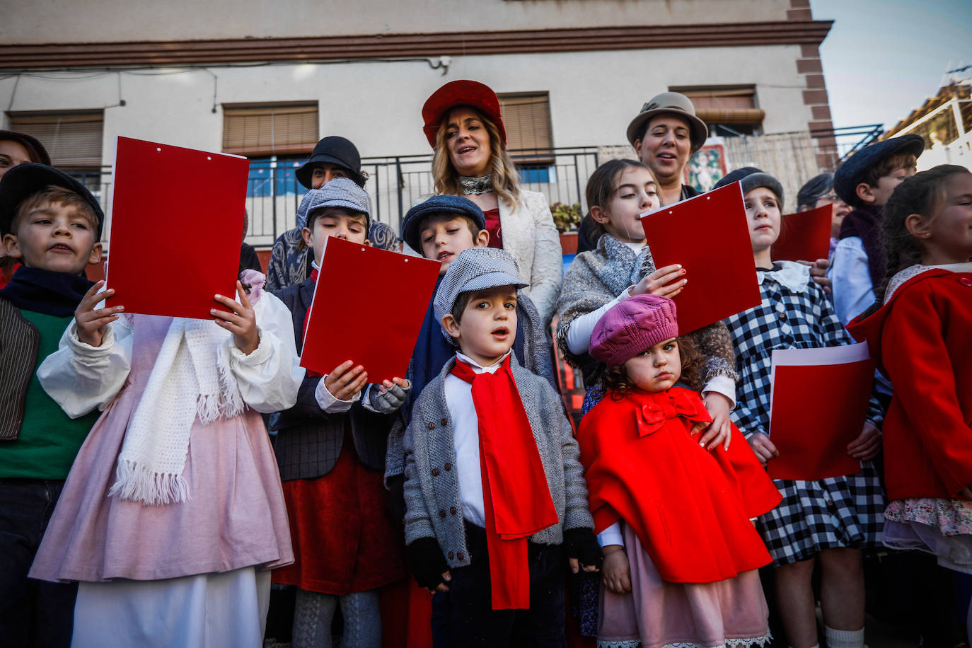 El pueblo granadino recrea una escena de la Londres victoriana a la perfección