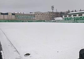 Así ha amanecido el estadio municipal de La Juventud de Mancha Real.