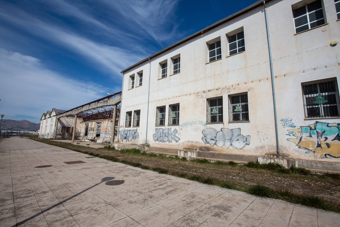Dentro de Cetarsa, el edificio dormido de Granada
