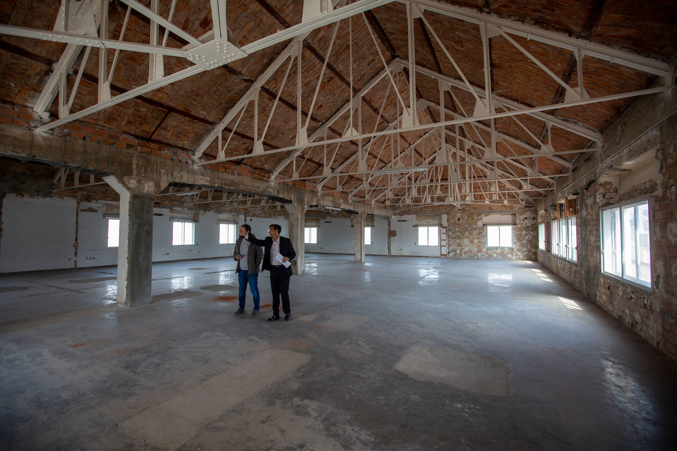 Dentro de Cetarsa, el edificio dormido de Granada