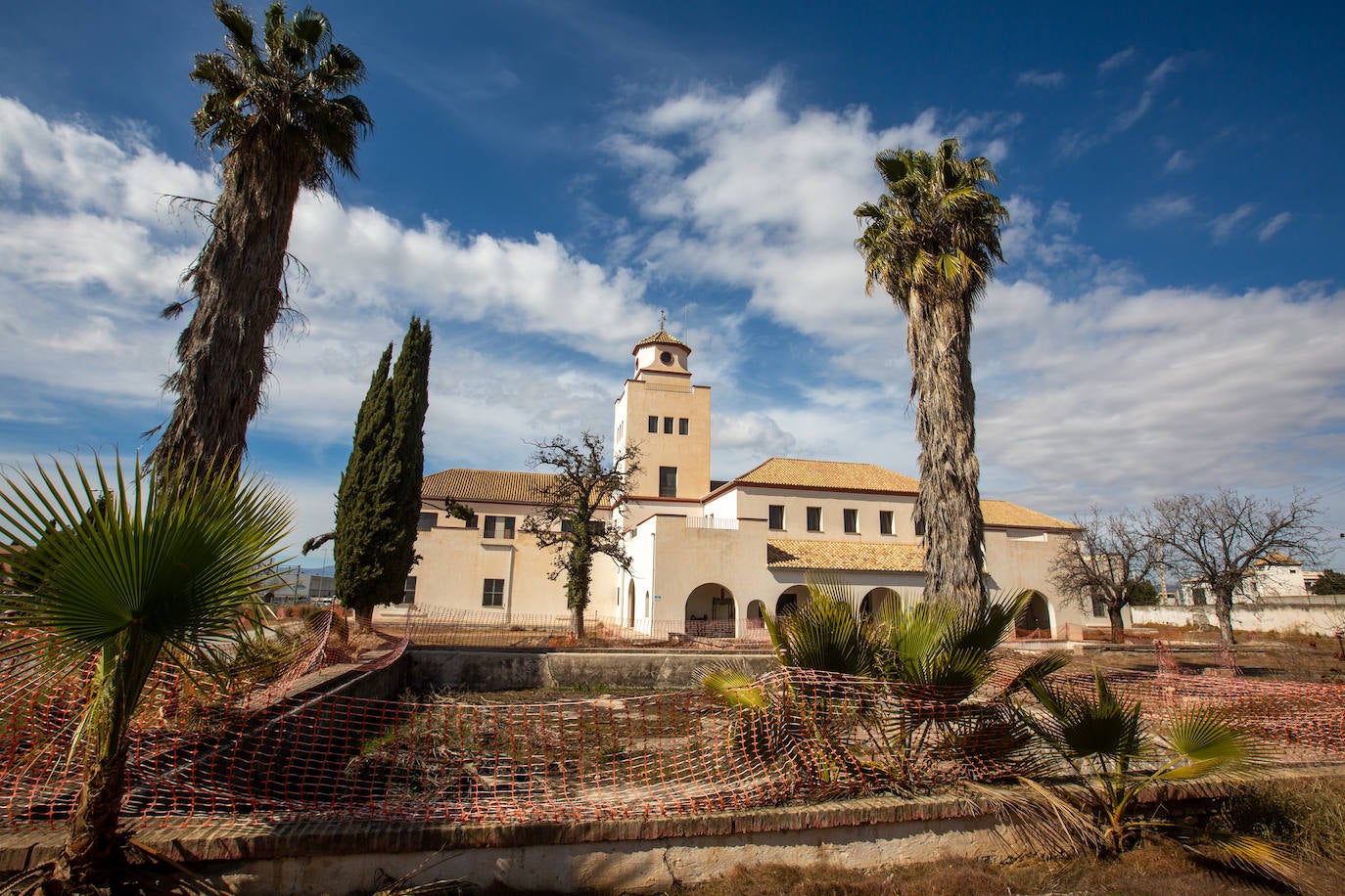 Dentro de Cetarsa, el edificio dormido de Granada
