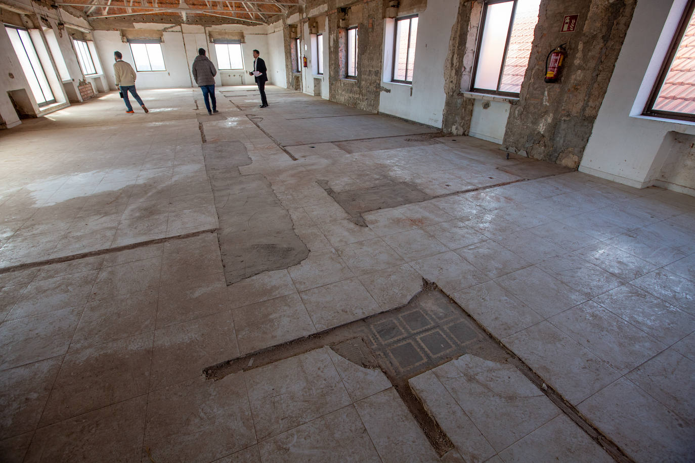 Dentro de Cetarsa, el edificio dormido de Granada