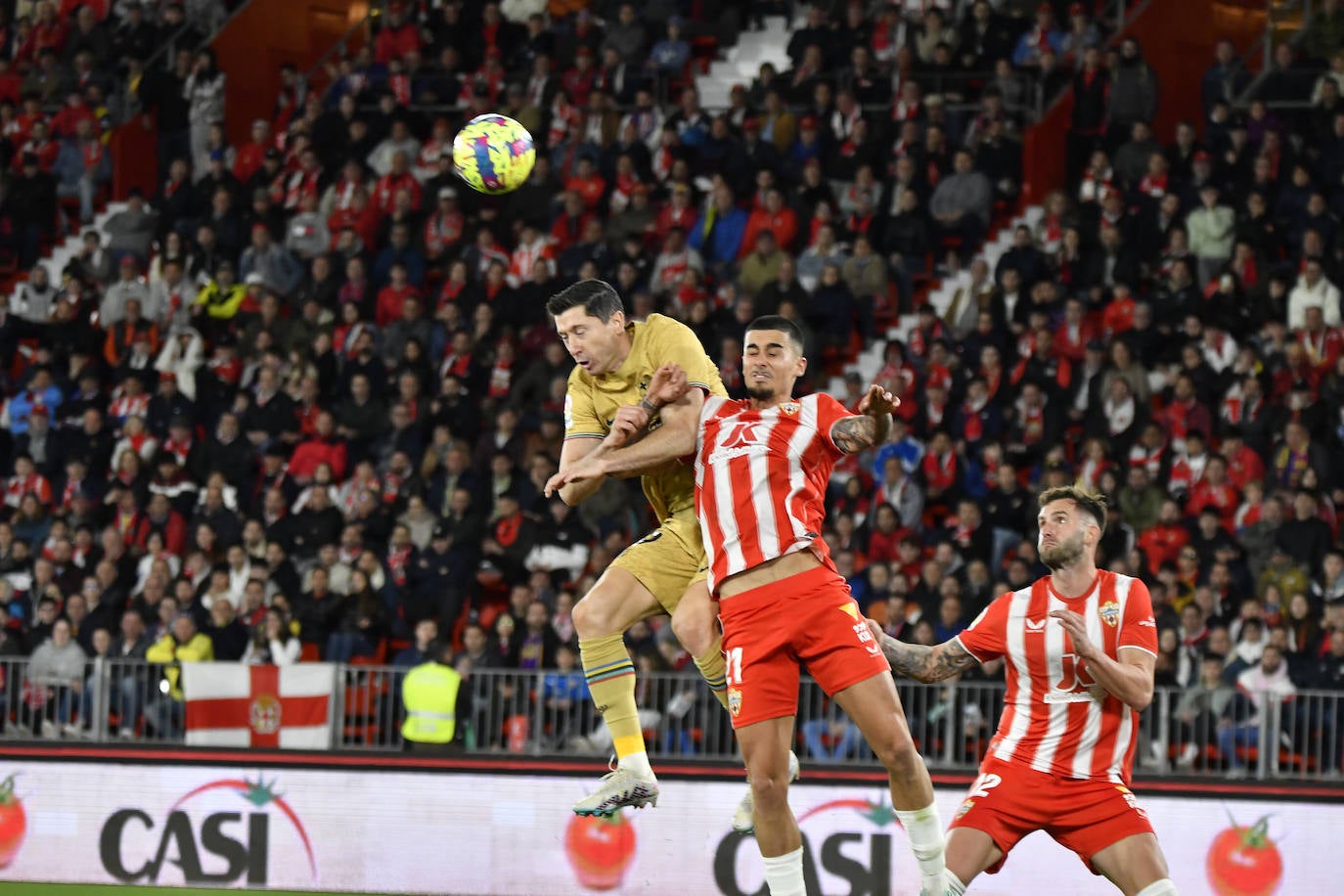 El Almería sella una victoria para dejar atrás el infierno