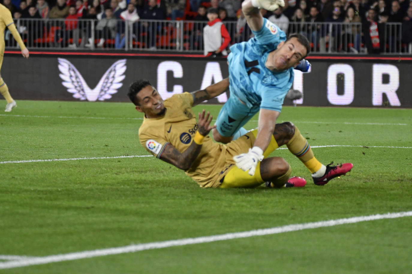 El Almería sella una victoria para dejar atrás el infierno