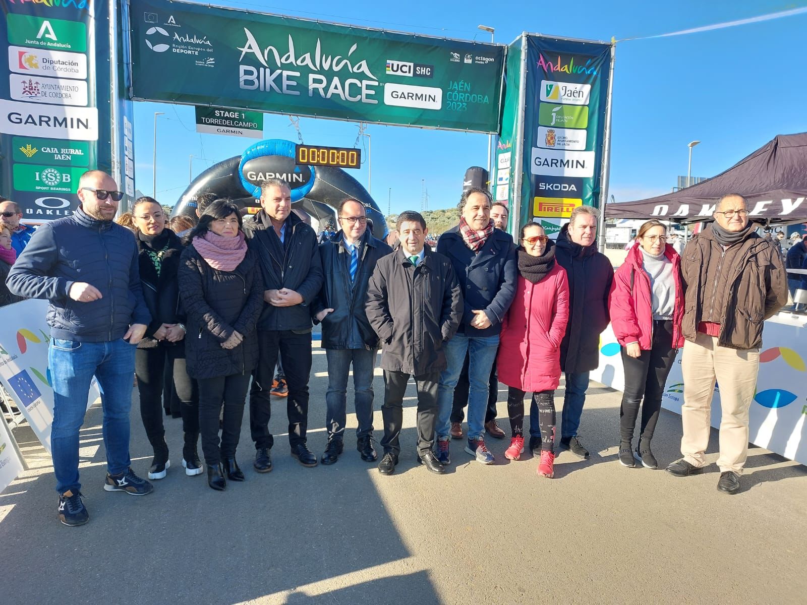 Inauguración de la primera etapa de la competición que se inicia en Torredelcampo con la presencia de autoridades provinciales.