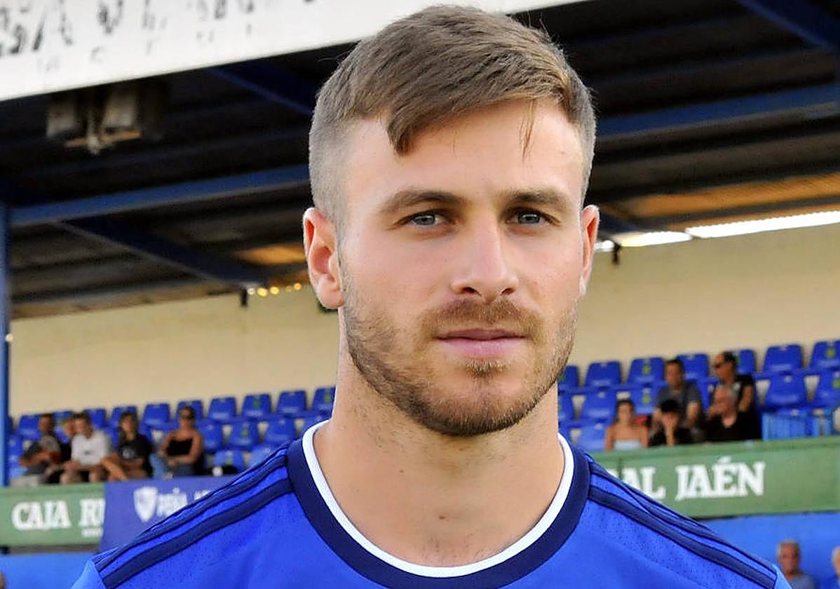 Dani Perejón cumple su tercera temporada en Linarejos.