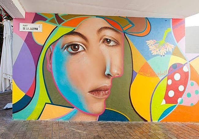 Imagen del mural que el artista realizó en 2016 en la plaza de la Judería inspirado en el universo picassiano.