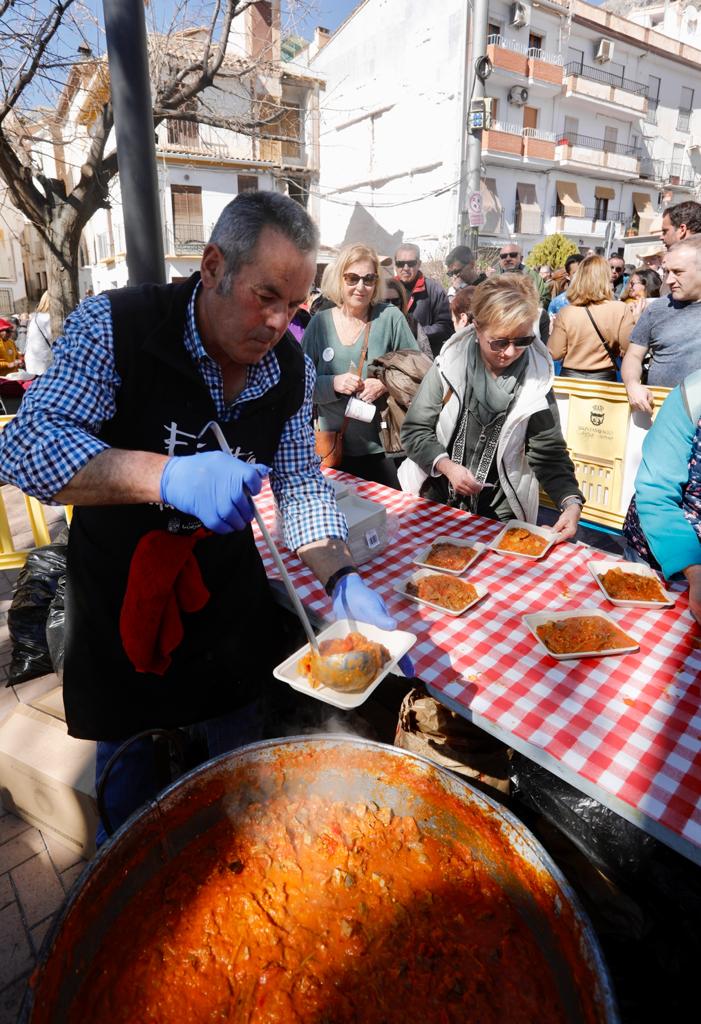 Más de 3.000 personas se dan cita en la Fiesta de la Asadura de Güejar