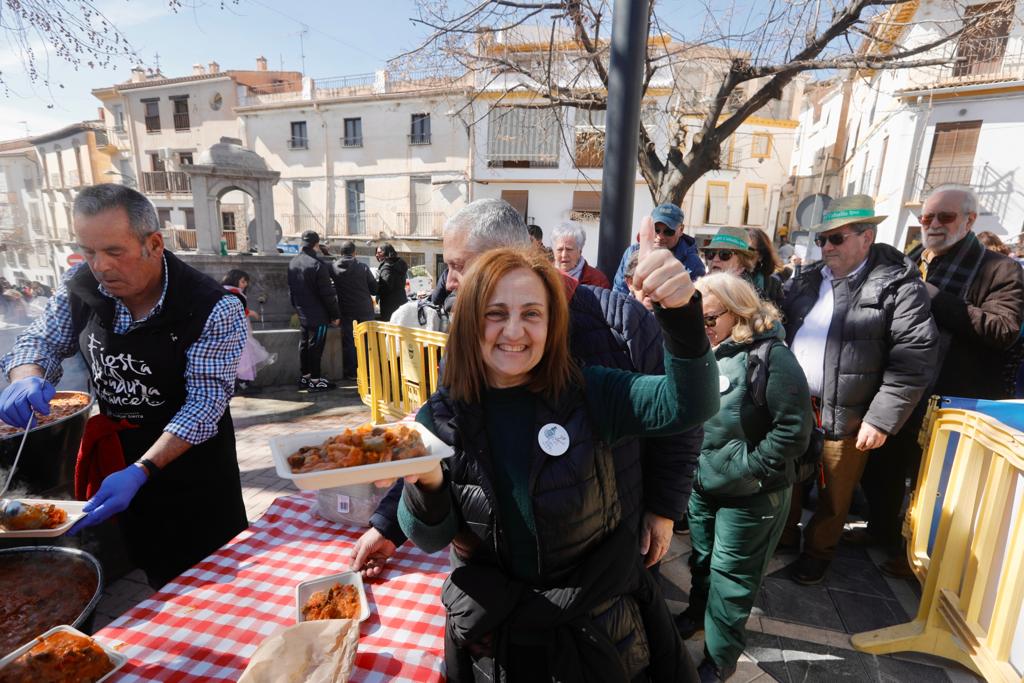 Más de 3.000 personas se dan cita en la Fiesta de la Asadura de Güejar