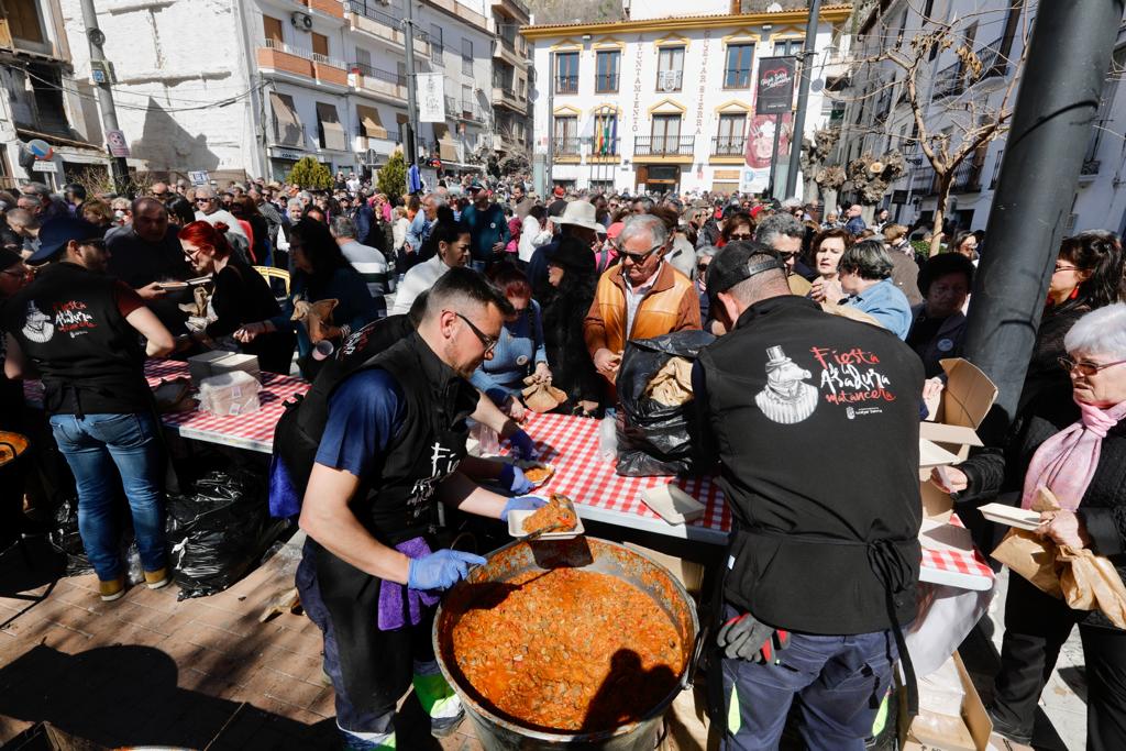 Más de 3.000 personas se dan cita en la Fiesta de la Asadura de Güejar