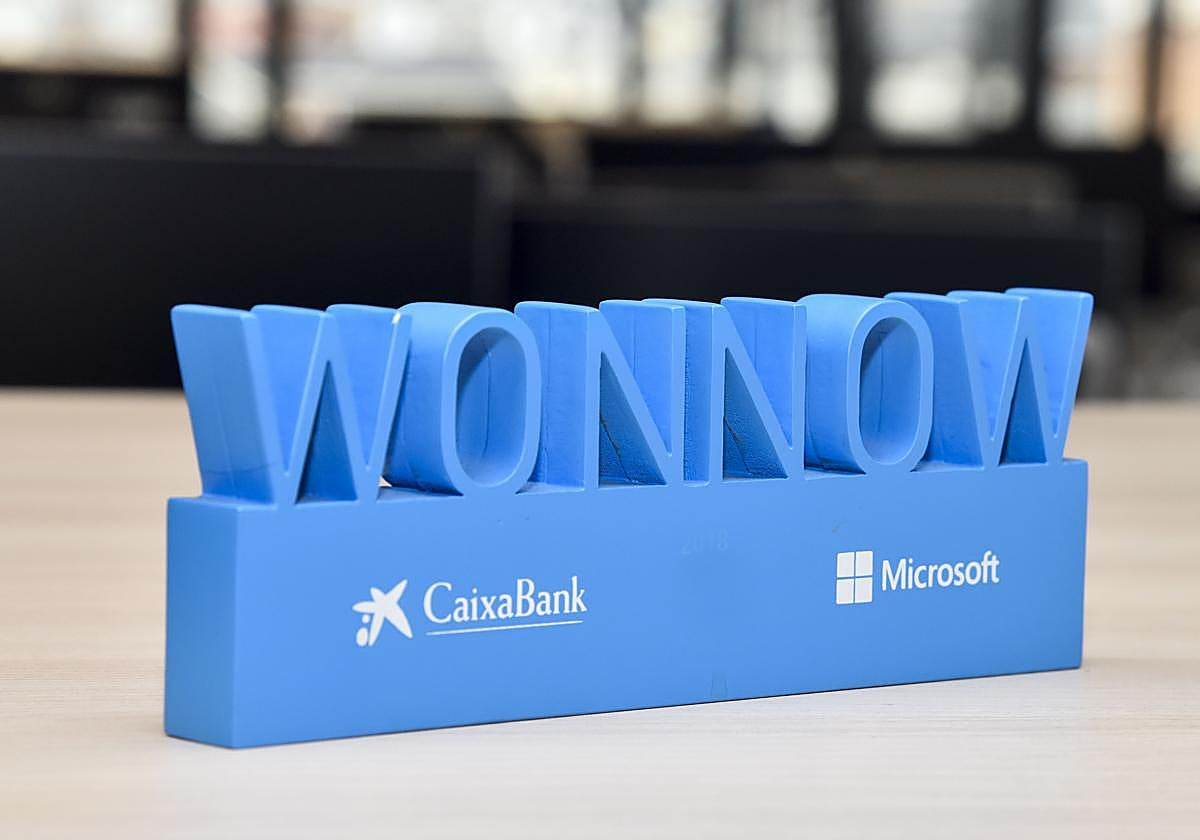 CaixaBank y Microsoft convocan los Premios WONNOW para impulsar el talento femenino