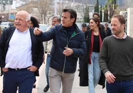 Jesús Aguirre, Agustín González y Erik Domínguez visitaron el barrio del Bulevar.