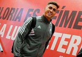 Raúl Torrente, sonriente antes de un partido en Los Cármenes.