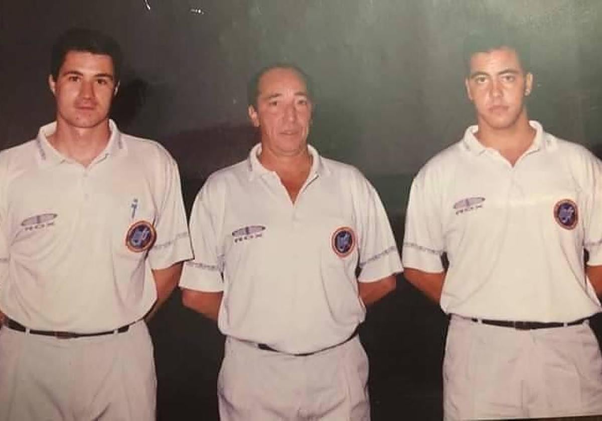 Javier Cruz, Pepe Peña (centro) y Francis Peña, en una fotografía de archivo.